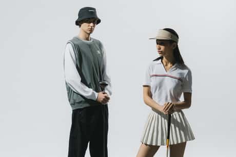 探索高尔夫球服装及配件。