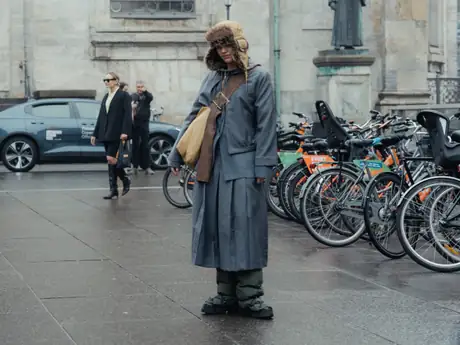 潮流报告：2024年哥本哈根秋冬时装展的街头时尚