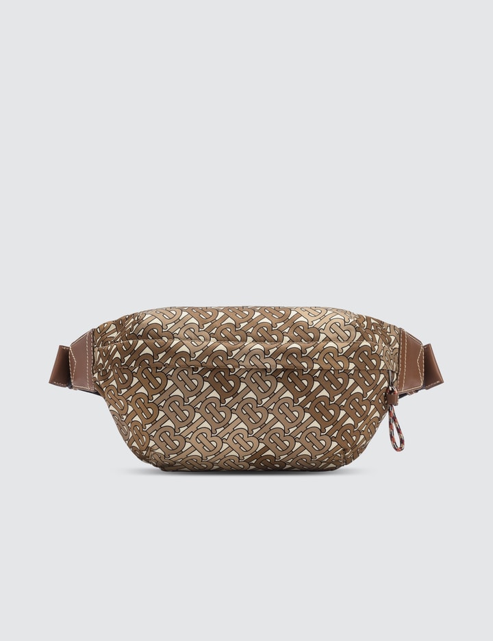 Burberry - Monogram Nylon Camo Belt Bag | HBX - HYPEBEAST 为您搜罗全球潮流时尚品牌