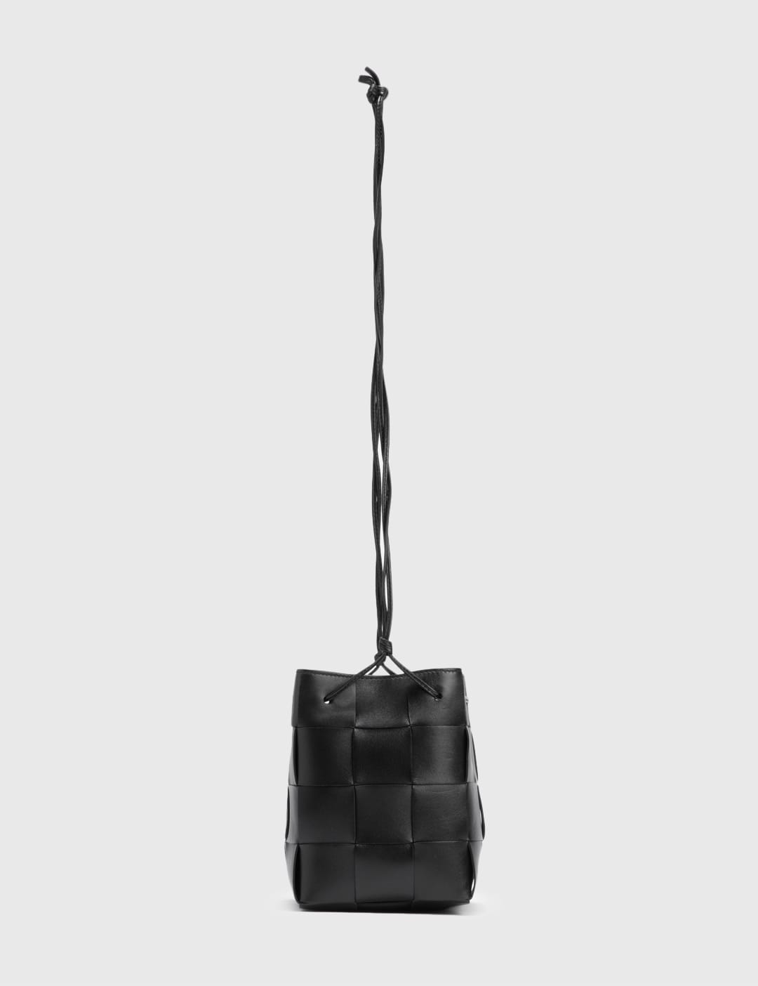 Bottega Veneta - Small Cassette Bucket Bag | HBX - HYPEBEAST 为您 